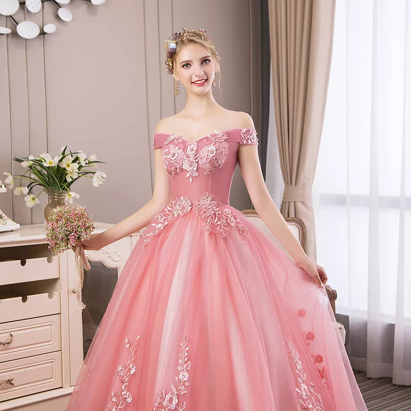 Elegant Boat Neck Quinceanera Dress - Luxury Lace Ball Gown