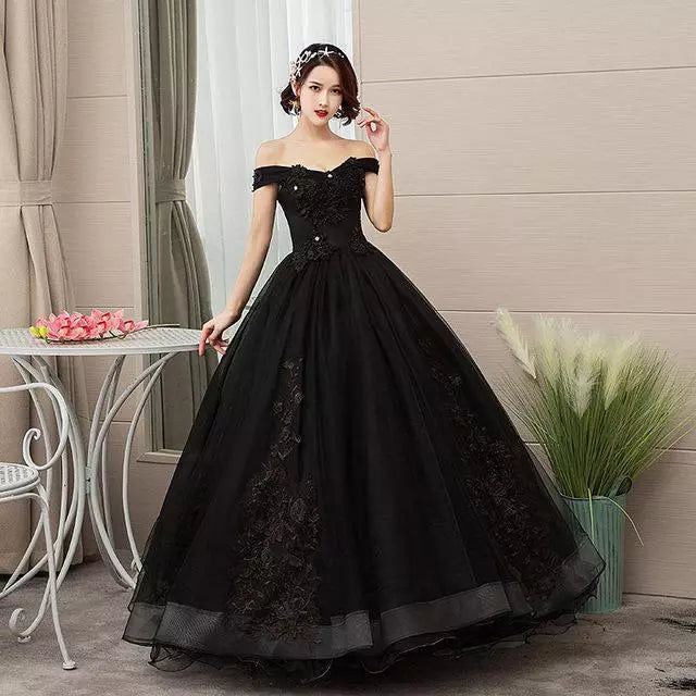 Elegant Boat Neck Quinceanera Dress - Luxury Lace Ball Gown